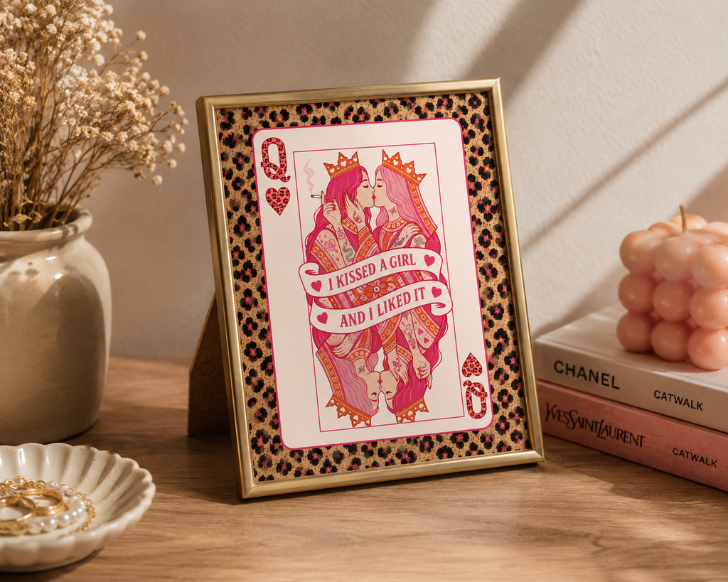 Queen Of Hearts I I Kissed A Girl! I Fun Wall Art 💋